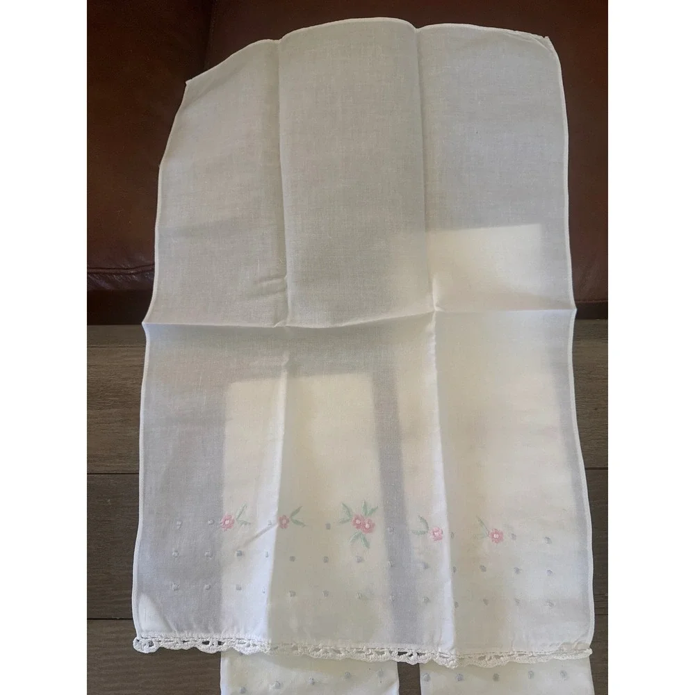 Vintage Style White Cotton Floral Embroidered Hand Towels Crochet Lace Set of 4